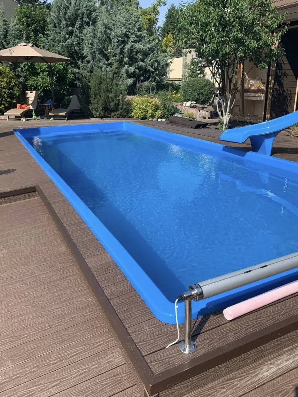 Laguna 9 установлен на участке в Волжском